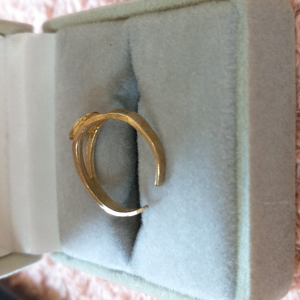 10k solid gold toe ring - Picture 2 of 5